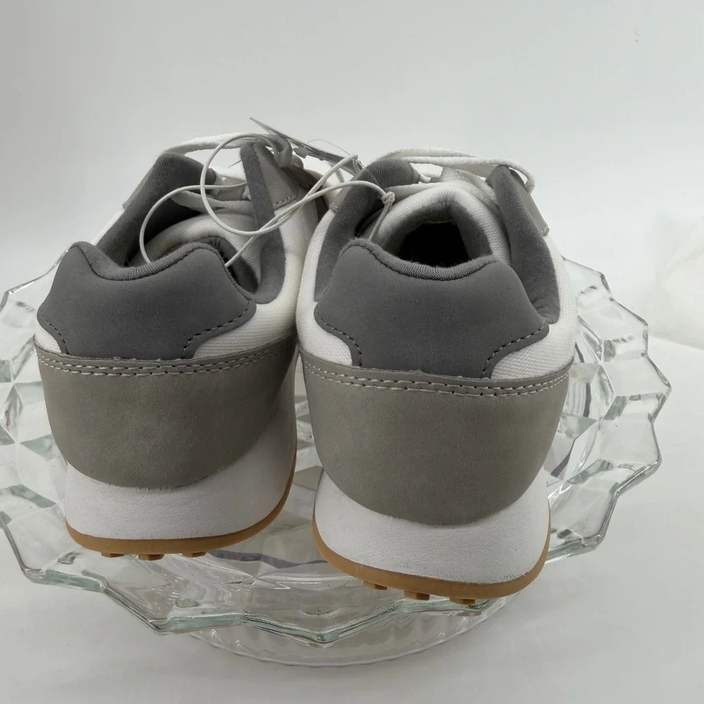 Cat & Jack Brock Kids Size 4 Gray White Athletic Sneakers Shoes New 093 04 0332